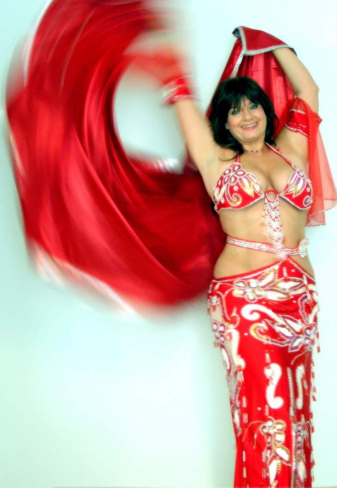 Neues ägyptisches Bauchtanzkostüm, maßgeschneidertes Bauchtanzkleid, handgemachtes orientalisches Stickerei-Outfit, Tribal-Tanzrock und BH, Gypsy-Tanz