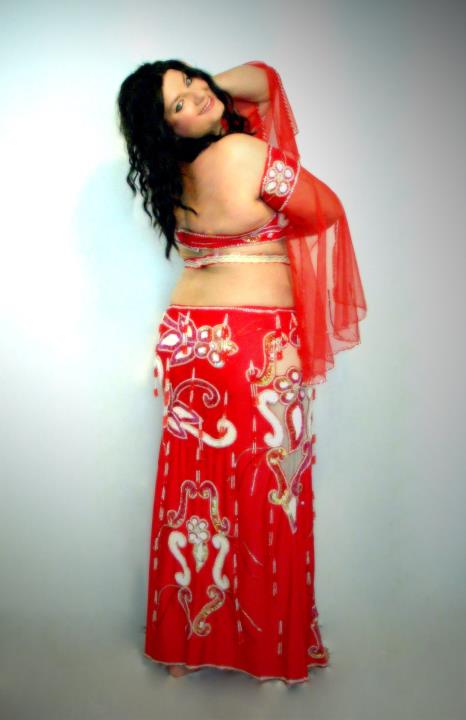 Neues ägyptisches Bauchtanzkostüm, maßgeschneidertes Bauchtanzkleid, handgemachtes orientalisches Stickerei-Outfit, Tribal-Tanzrock und BH, Gypsy-Tanz