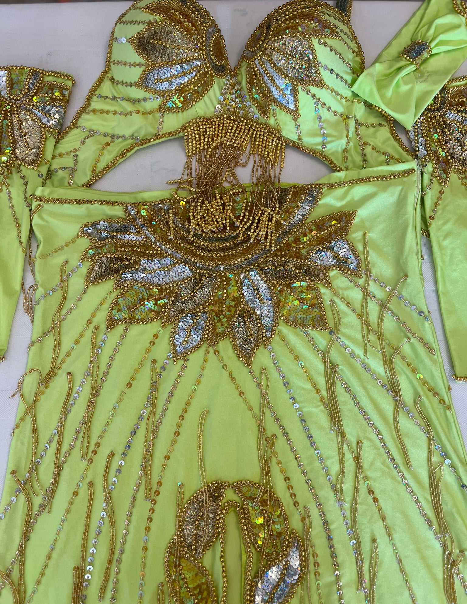 Vibrant Lime yellow Professional belly dance costume/ Colourful sequined authentic Egyptian dance skirt and bra outfit