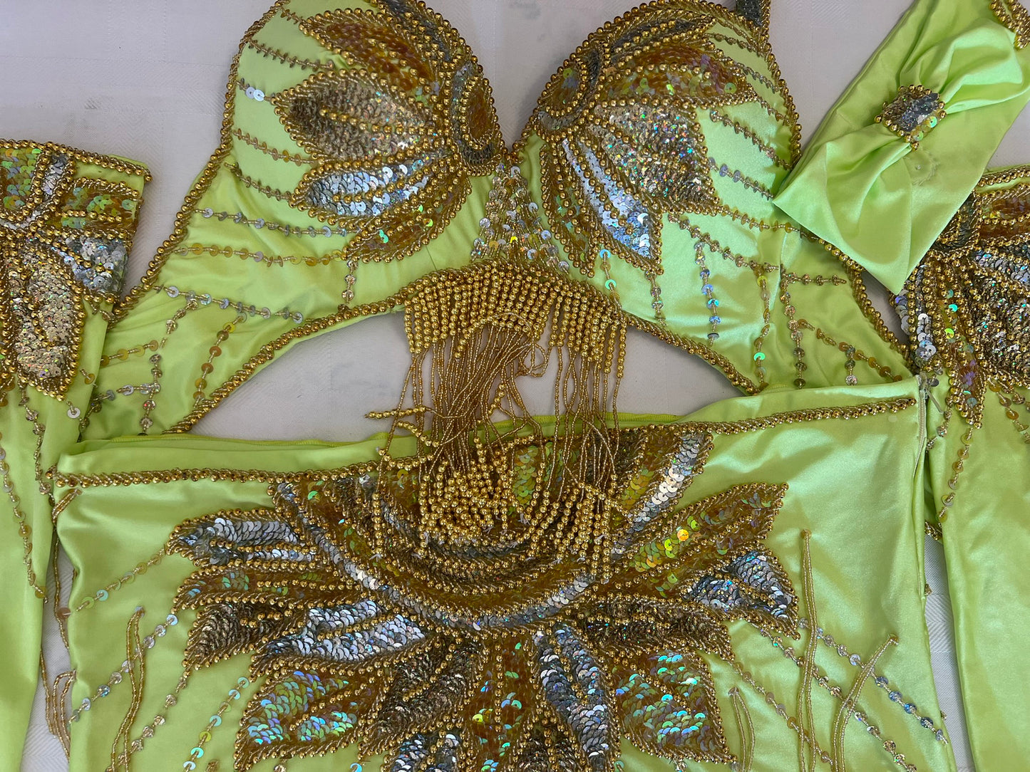 Vibrant Lime yellow Professional belly dance costume/ Colourful sequined authentic Egyptian dance skirt and bra outfit