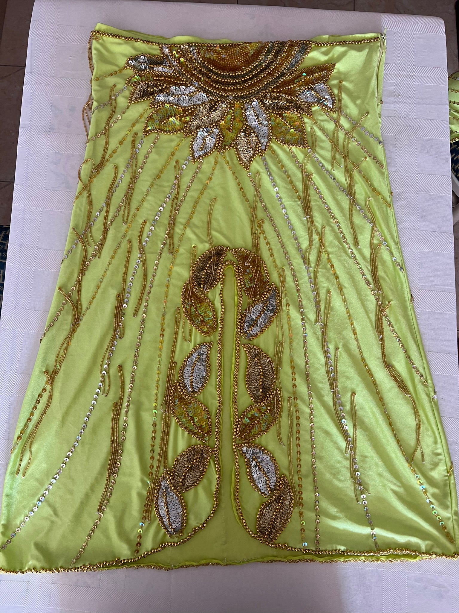 Vibrant Lime yellow Professional belly dance costume/ Colourful sequined authentic Egyptian dance skirt and bra outfit