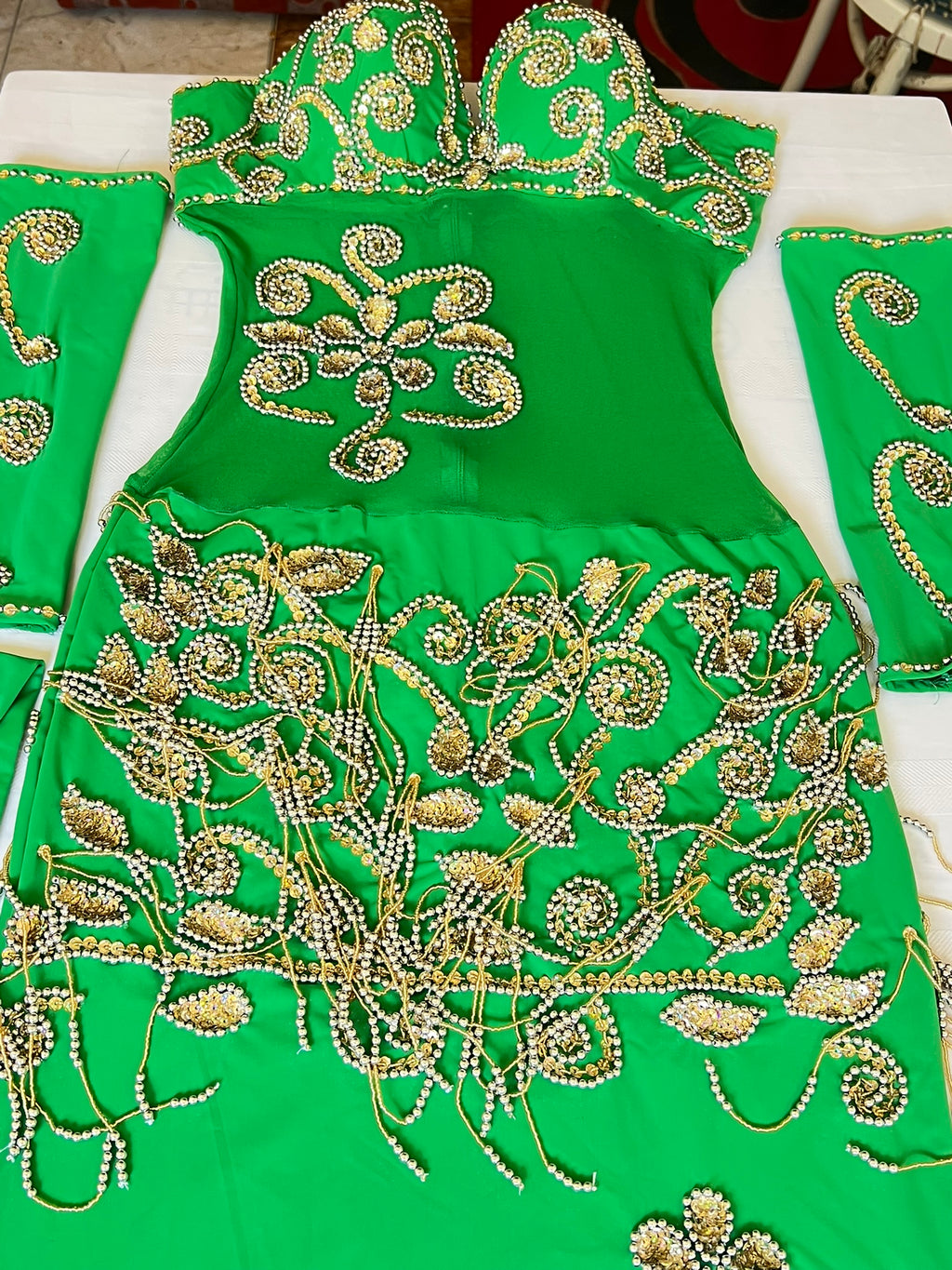 Ägyptisches professionelles Bauchtanzkleid, orientalisches Tanzoutfit mit Arm- und Kopfteilen, handgenäht, auf Bestellung für jede Größe gefertigt.