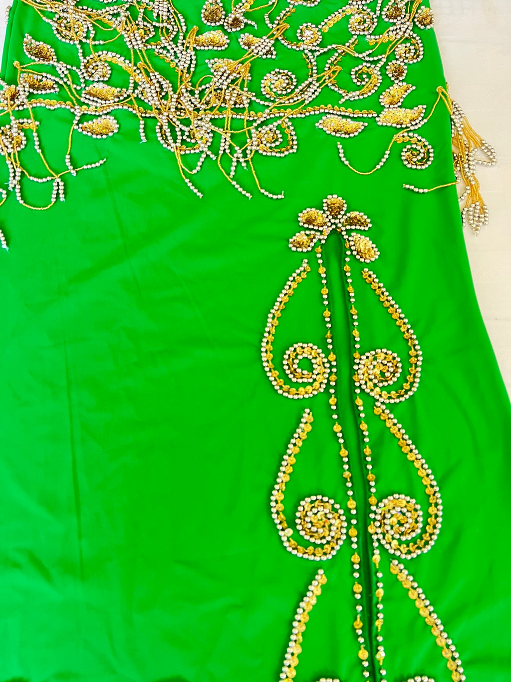 Ägyptisches professionelles Bauchtanzkleid, orientalisches Tanzoutfit mit Arm- und Kopfteilen, handgenäht, auf Bestellung für jede Größe gefertigt.