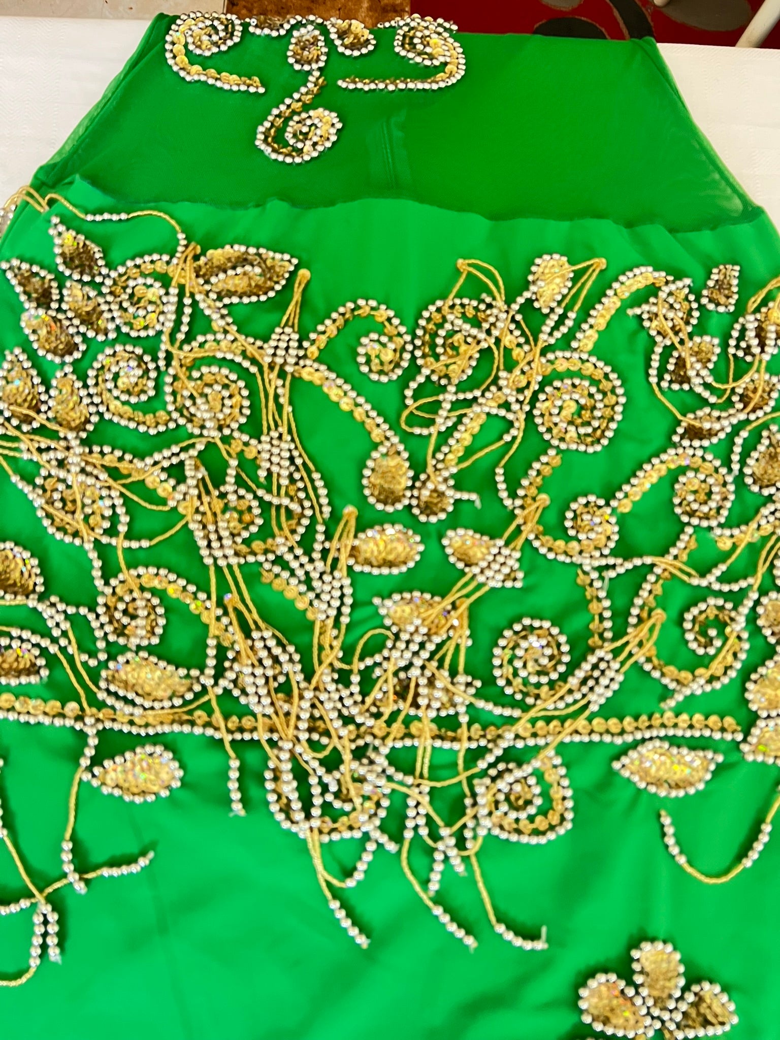 Ägyptisches professionelles Bauchtanzkleid, orientalisches Tanzoutfit mit Arm- und Kopfteilen, handgenäht, auf Bestellung für jede Größe gefertigt.