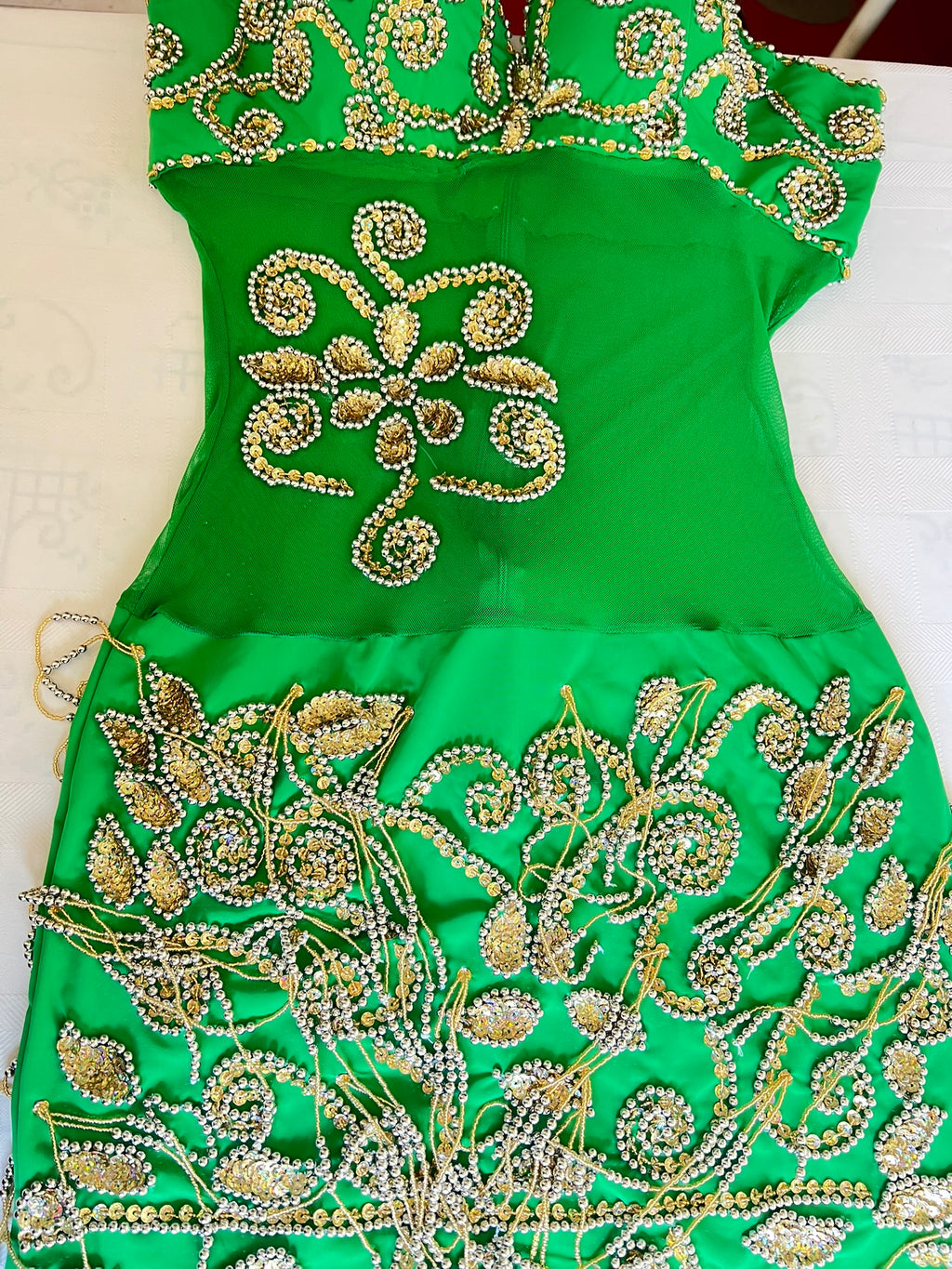 Ägyptisches professionelles Bauchtanzkleid, orientalisches Tanzoutfit mit Arm- und Kopfteilen, handgenäht, auf Bestellung für jede Größe gefertigt.
