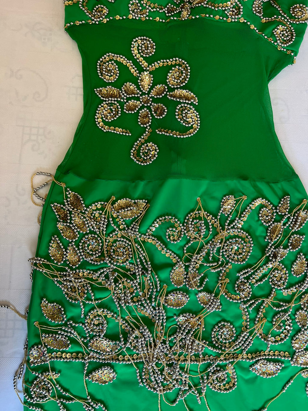 Ägyptisches professionelles Bauchtanzkleid, orientalisches Tanzoutfit mit Arm- und Kopfteilen, handgenäht, auf Bestellung für jede Größe gefertigt.
