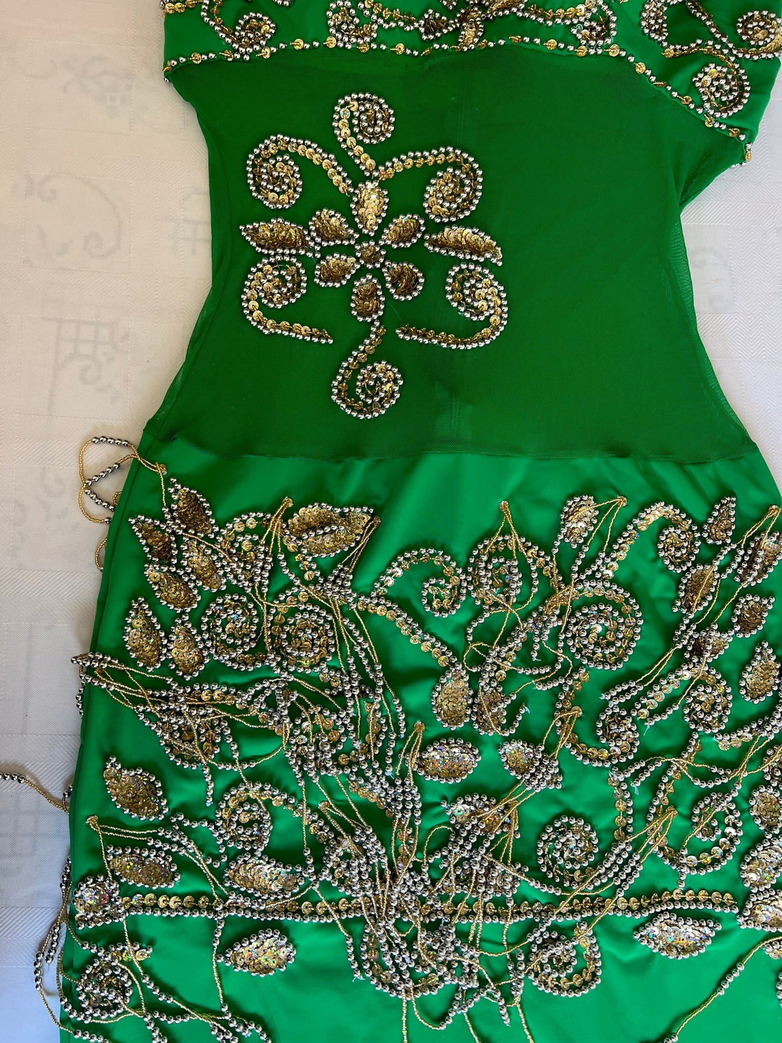 Ägyptisches professionelles Bauchtanzkleid, orientalisches Tanzoutfit mit Arm- und Kopfteilen, handgenäht, auf Bestellung für jede Größe gefertigt.