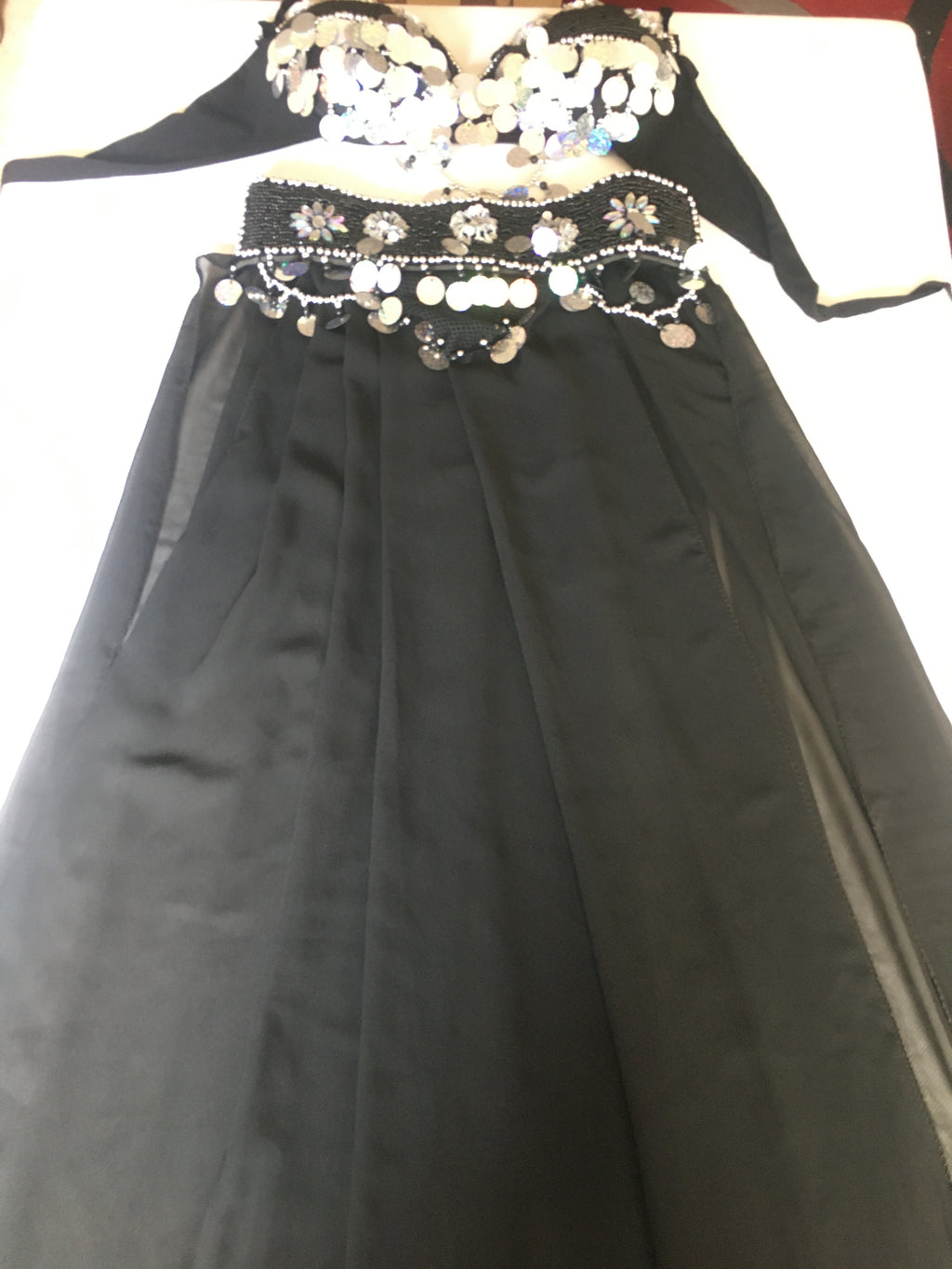 Ägyptisches sexy Bauchtanzkostüm, handgemachtes Bauchtanzkleid, Gürtel, Rock, Schal