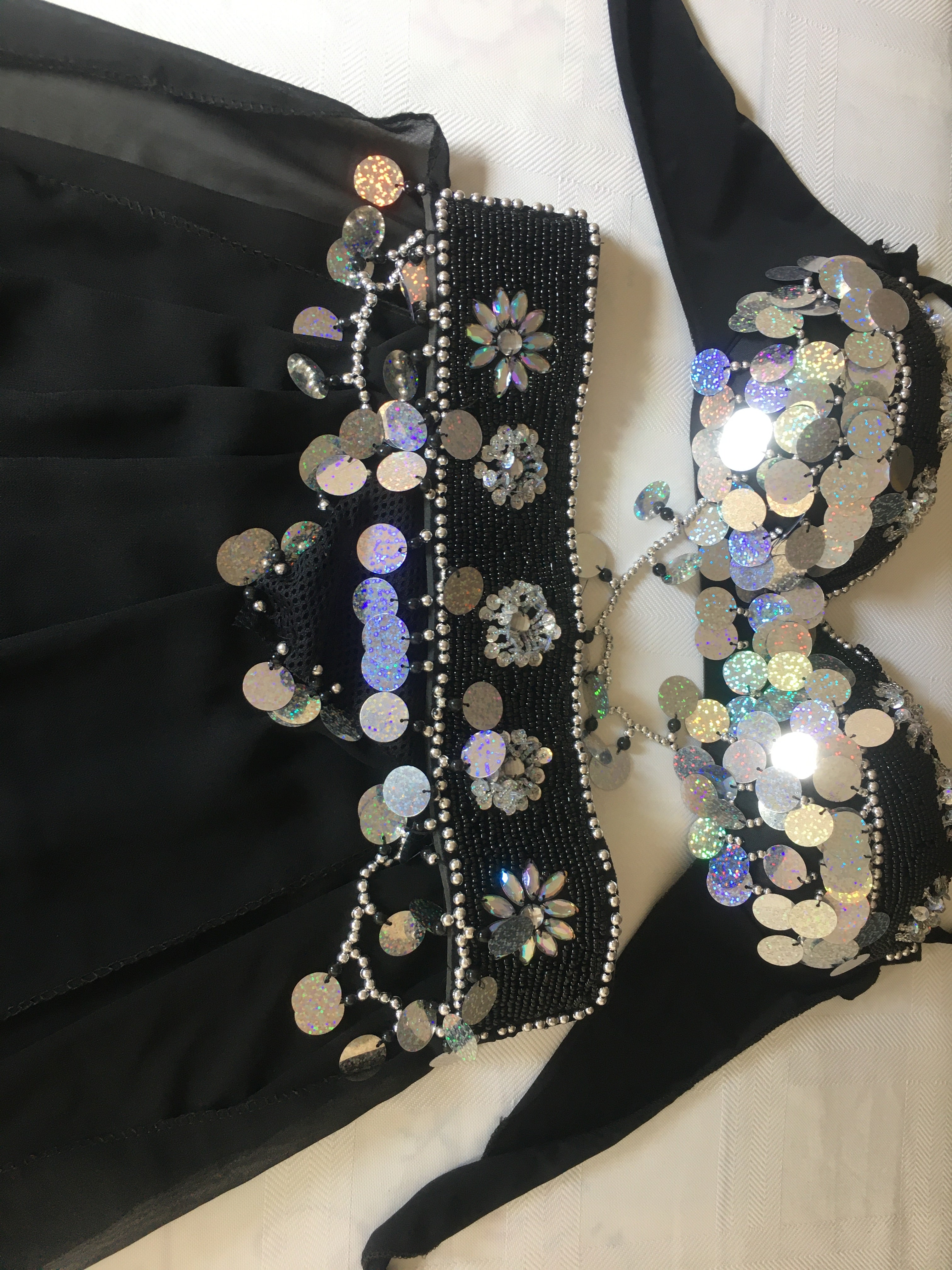 Ägyptisches sexy Bauchtanzkostüm, handgemachtes Bauchtanzkleid, Gürtel, Rock, Schal