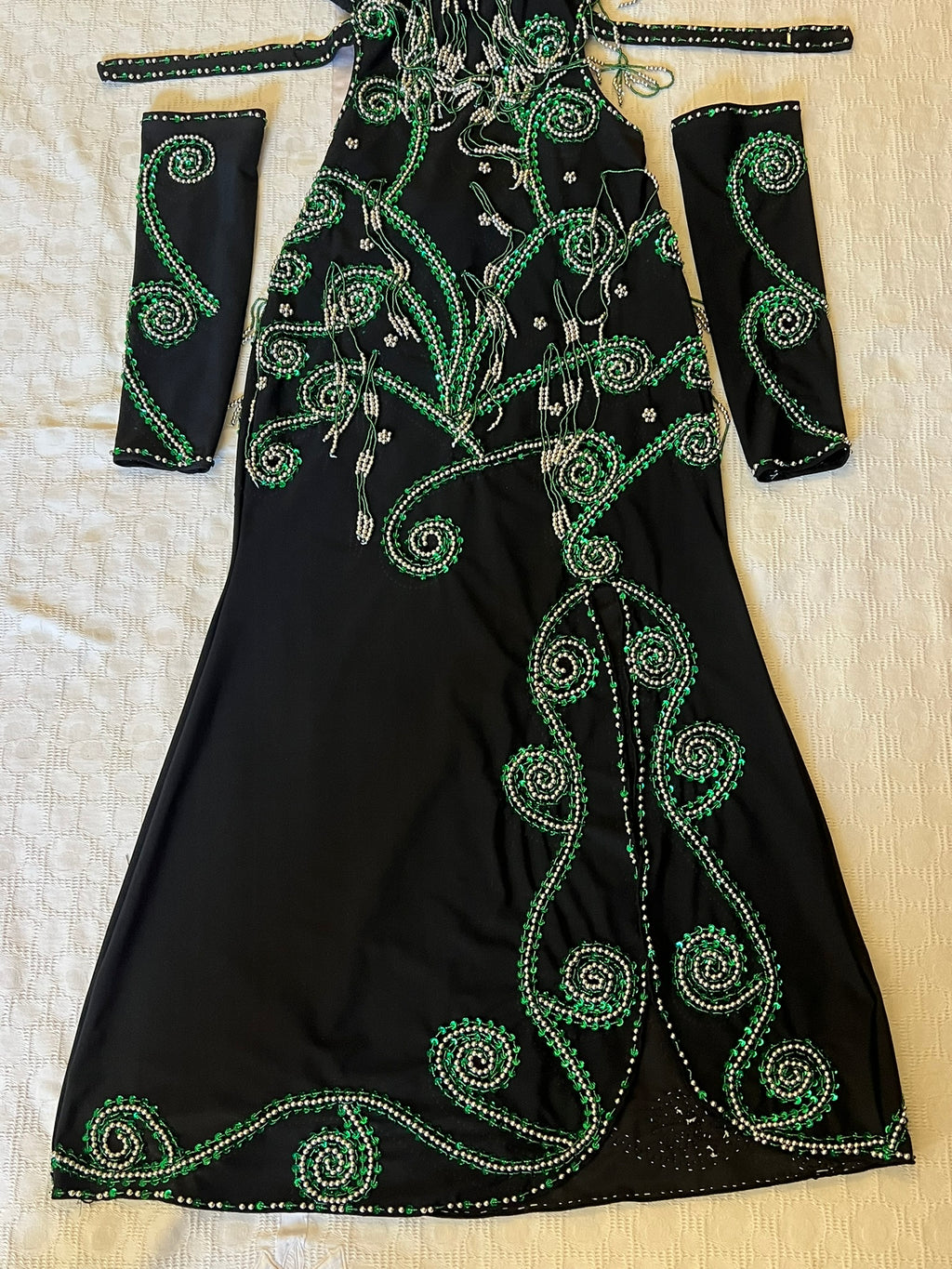 Handmade Belly Dance Costume – Elegant One-Piece Dress with Arm Accessories & Headpiece, Intricately Embellished Ensemble