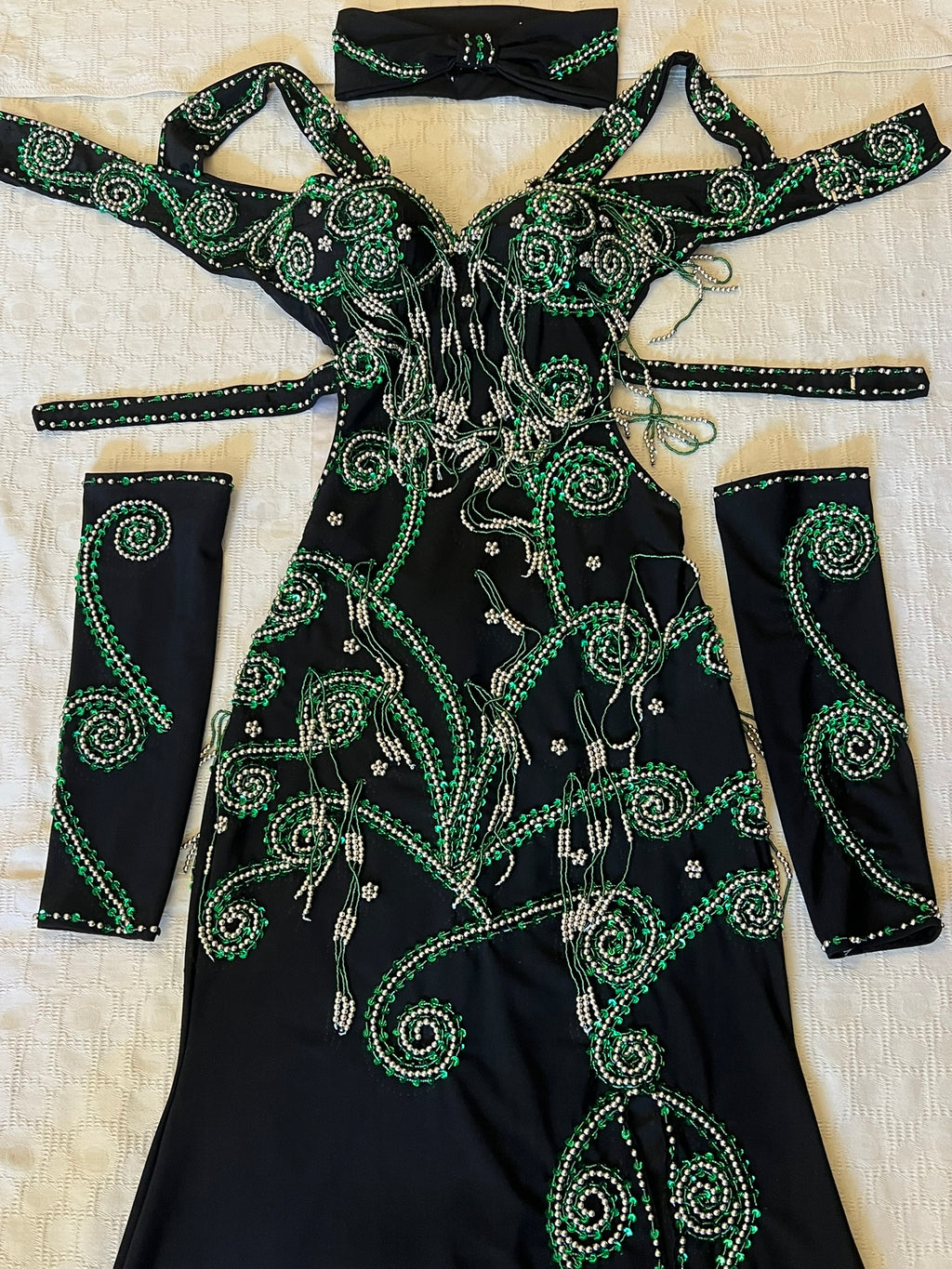 Handmade Belly Dance Costume – Elegant One-Piece Dress with Arm Accessories & Headpiece, Intricately Embellished Ensemble