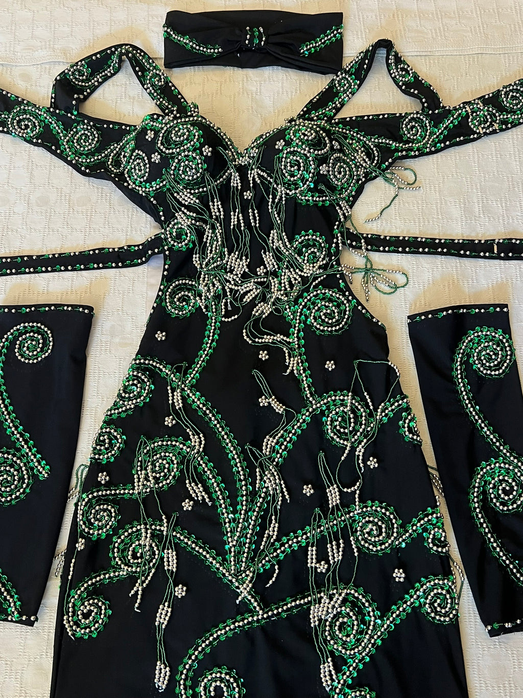 Handmade Belly Dance Costume – Elegant One-Piece Dress with Arm Accessories & Headpiece, Intricately Embellished Ensemble