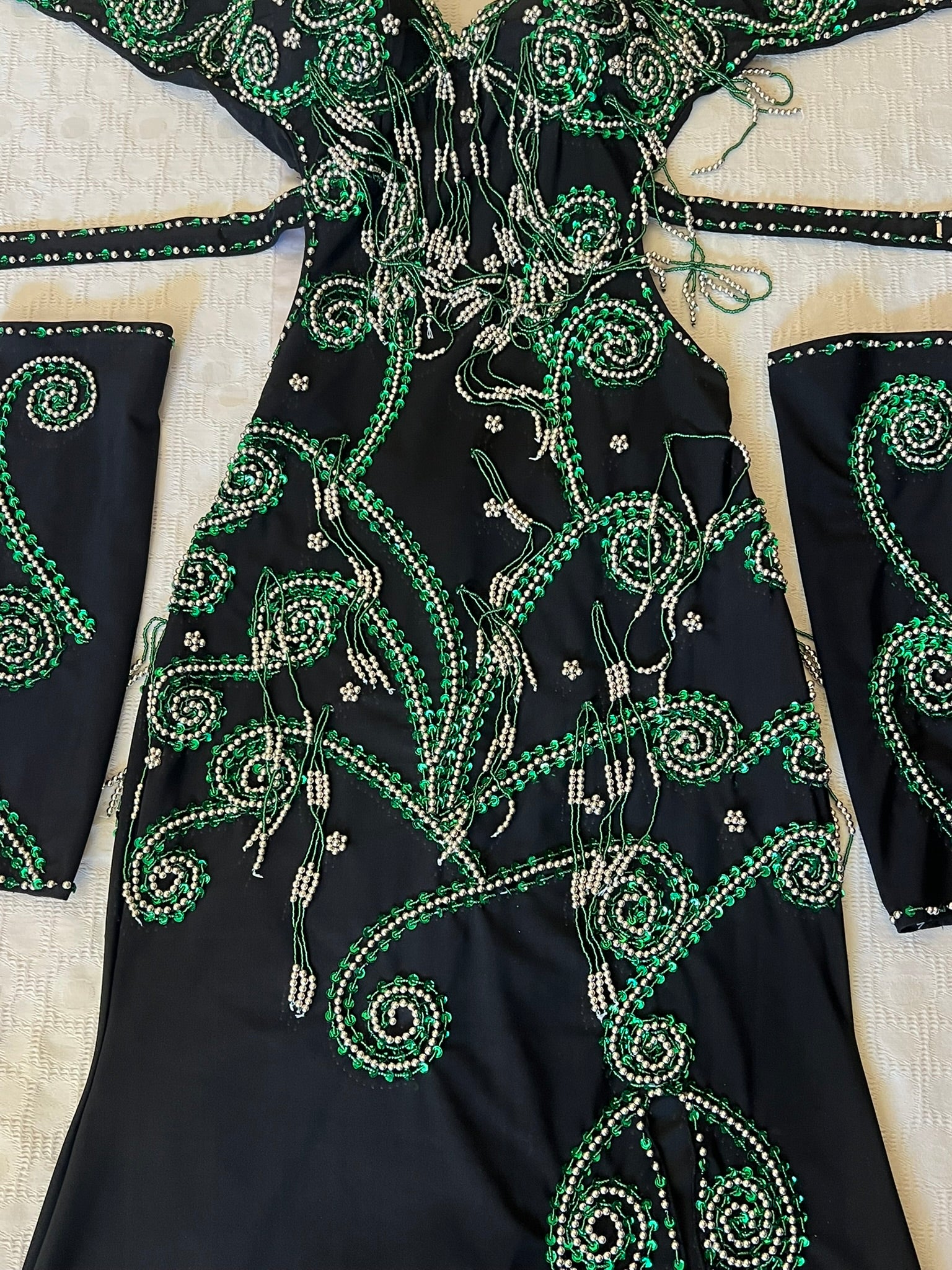 Handmade Belly Dance Costume – Elegant One-Piece Dress with Arm Accessories & Headpiece, Intricately Embellished Ensemble