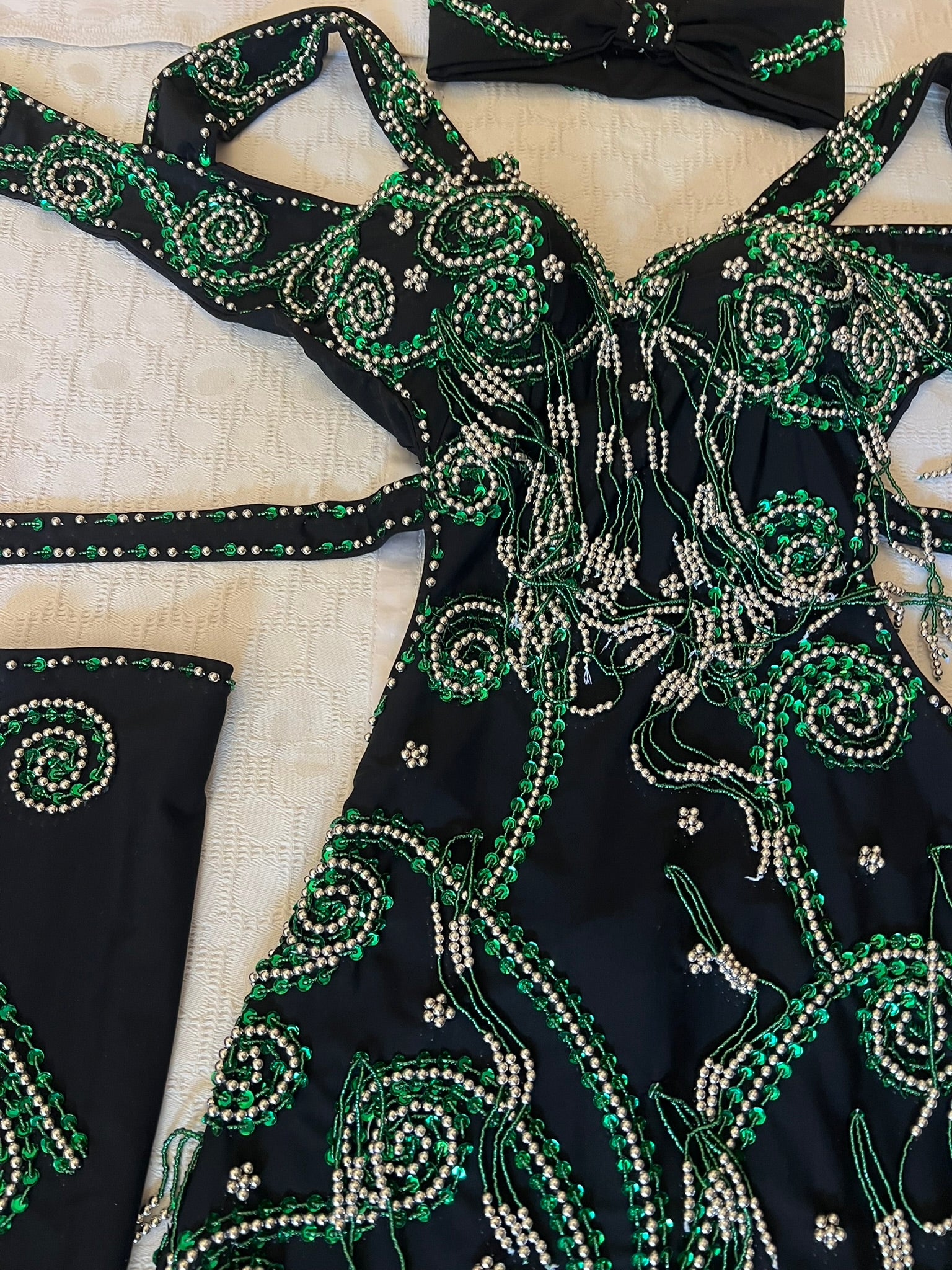 Handmade Belly Dance Costume – Elegant One-Piece Dress with Arm Accessories & Headpiece, Intricately Embellished Ensemble