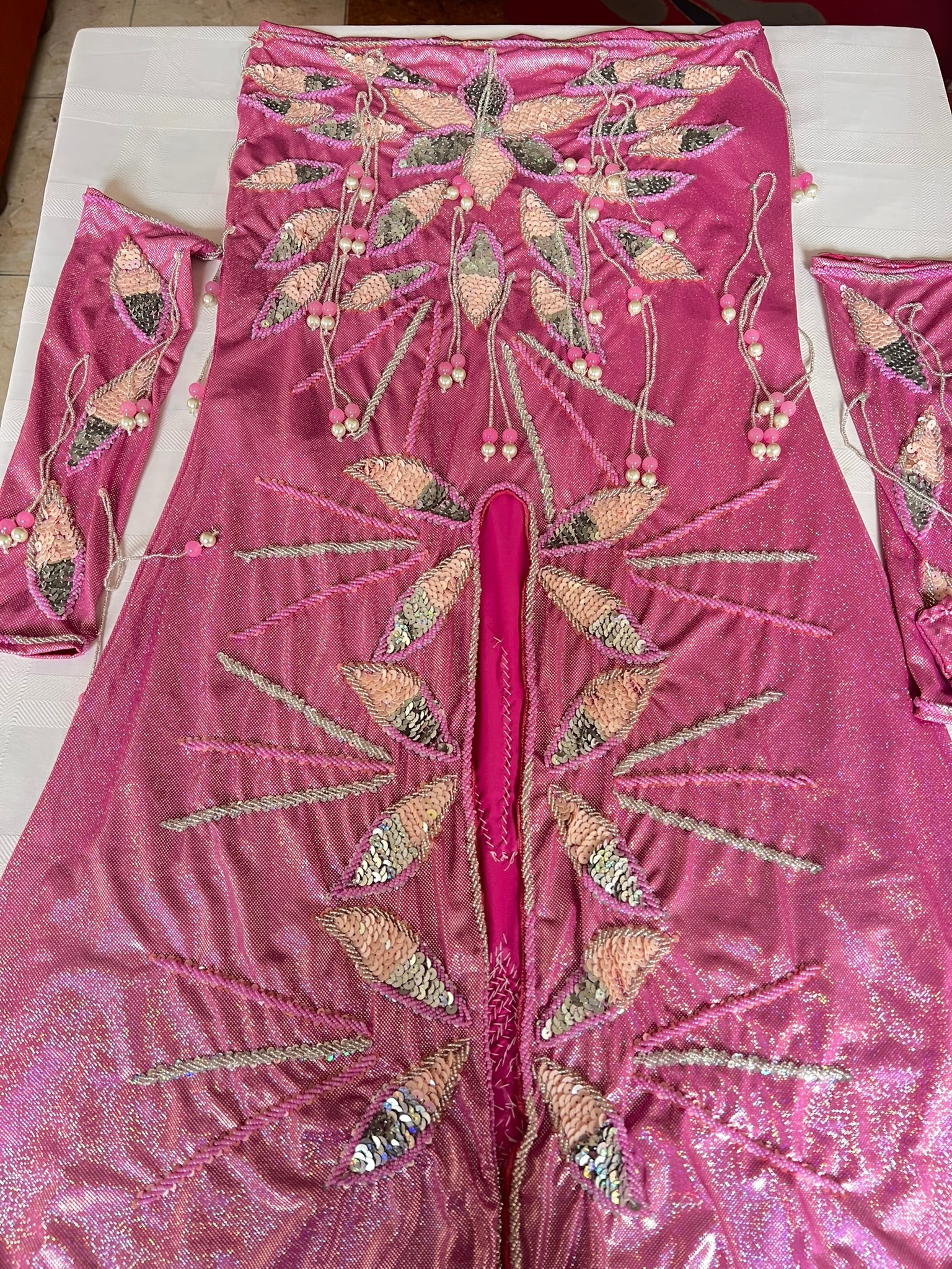 Authentic Egyptian Professional Belly dance costume / Hot shiny pink Handmade embellished belly dancer skirt and bra outfit
