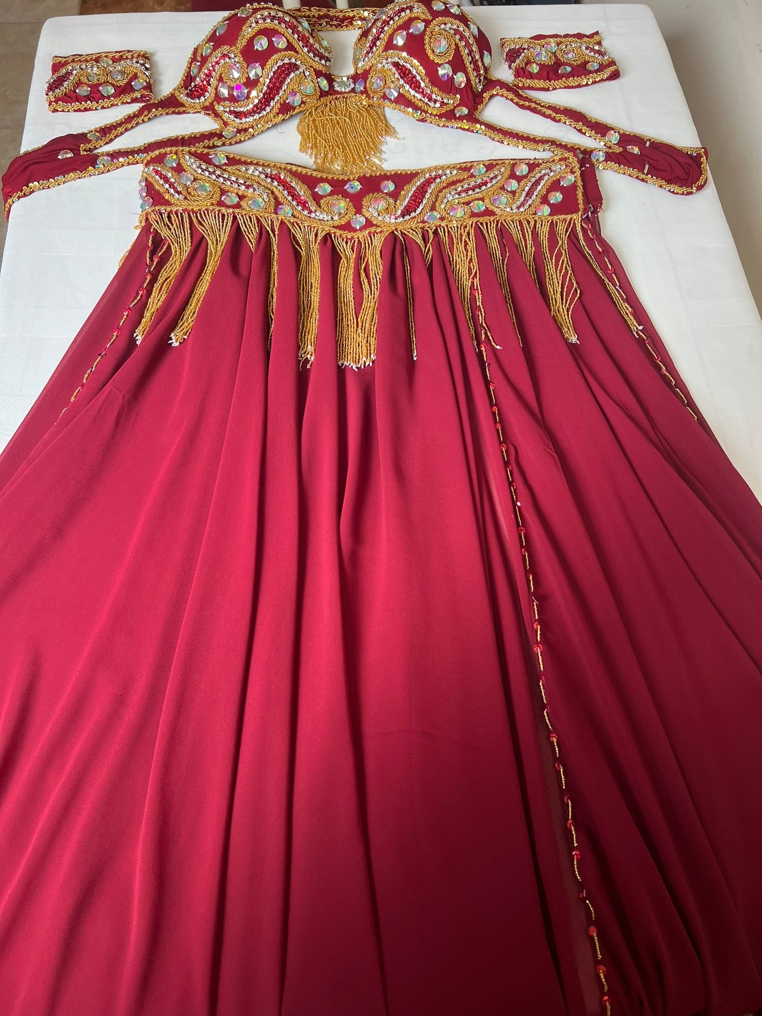 Professionelles Bauchtanzkostüm aus Ägypten BAUCHTANZ Maßanfertigung in jeder Farbe, neues handgemachtes besticktes Outfit, orientalisches Zigeunertanzkostüm
