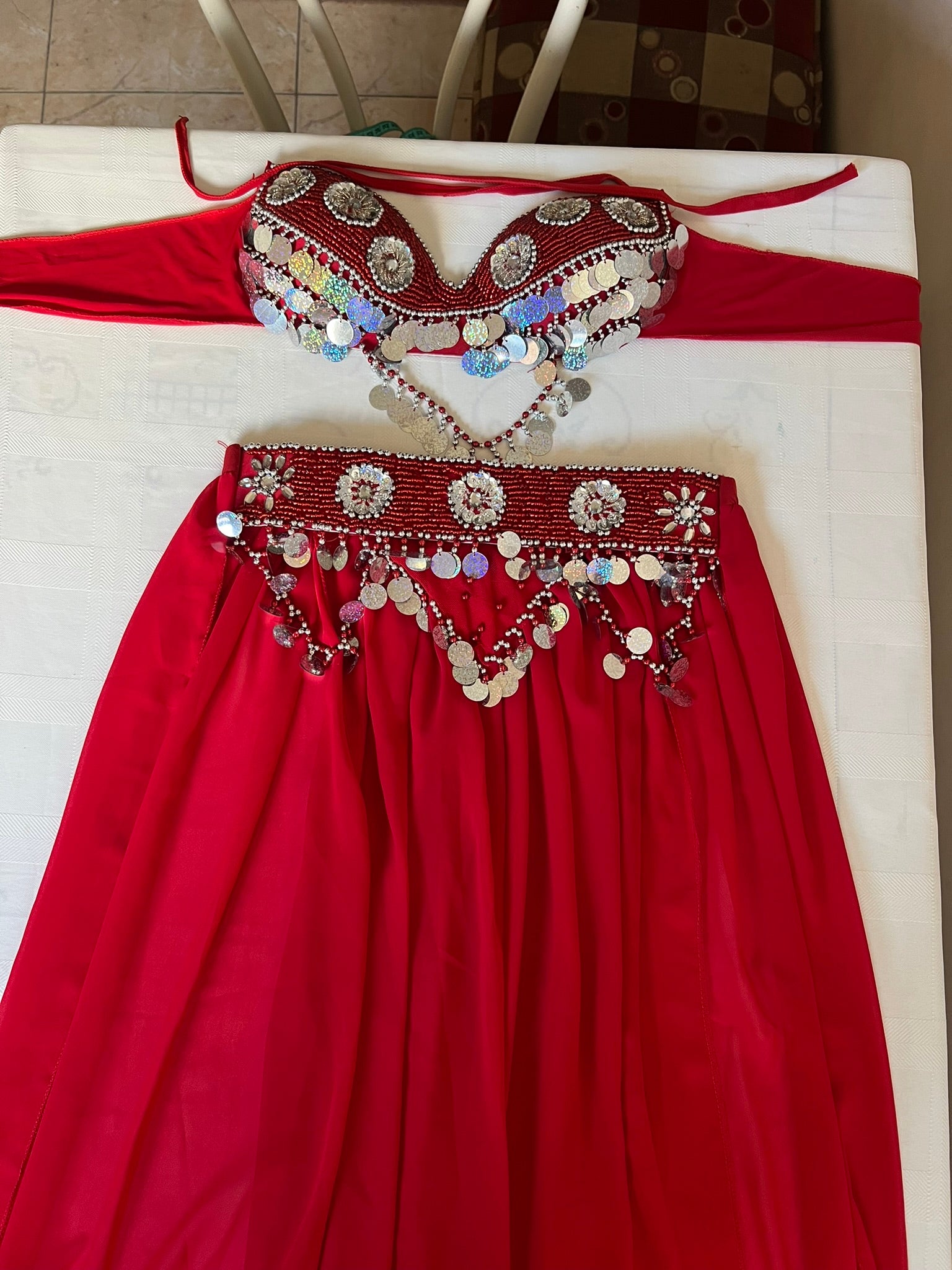 Ägyptisches sexy Bauchtanzkostüm, handgemachtes Bauchtanzkleid, Gürtel, Rock, Schal