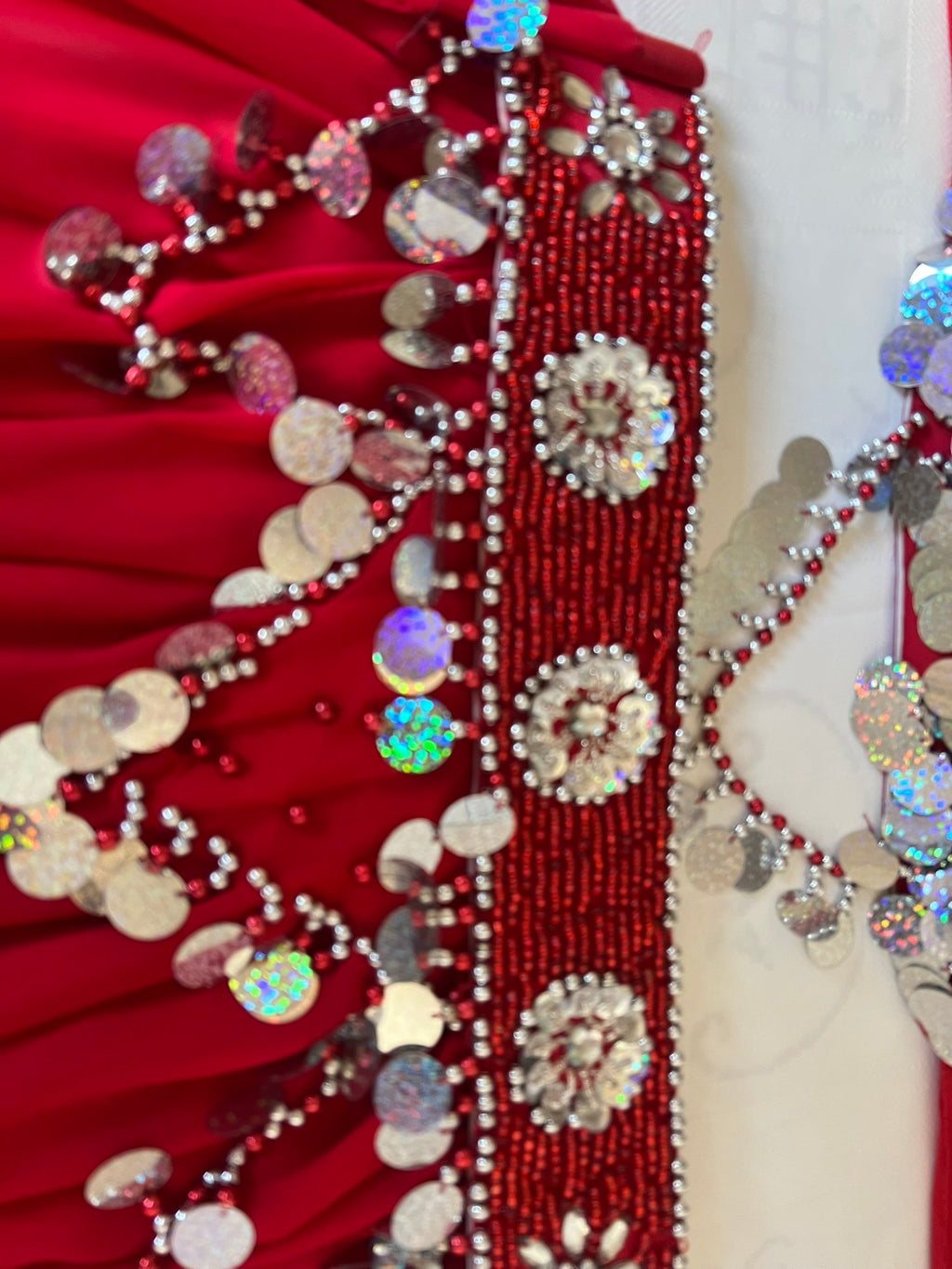 Ägyptisches sexy Bauchtanzkostüm, handgemachtes Bauchtanzkleid, Gürtel, Rock, Schal