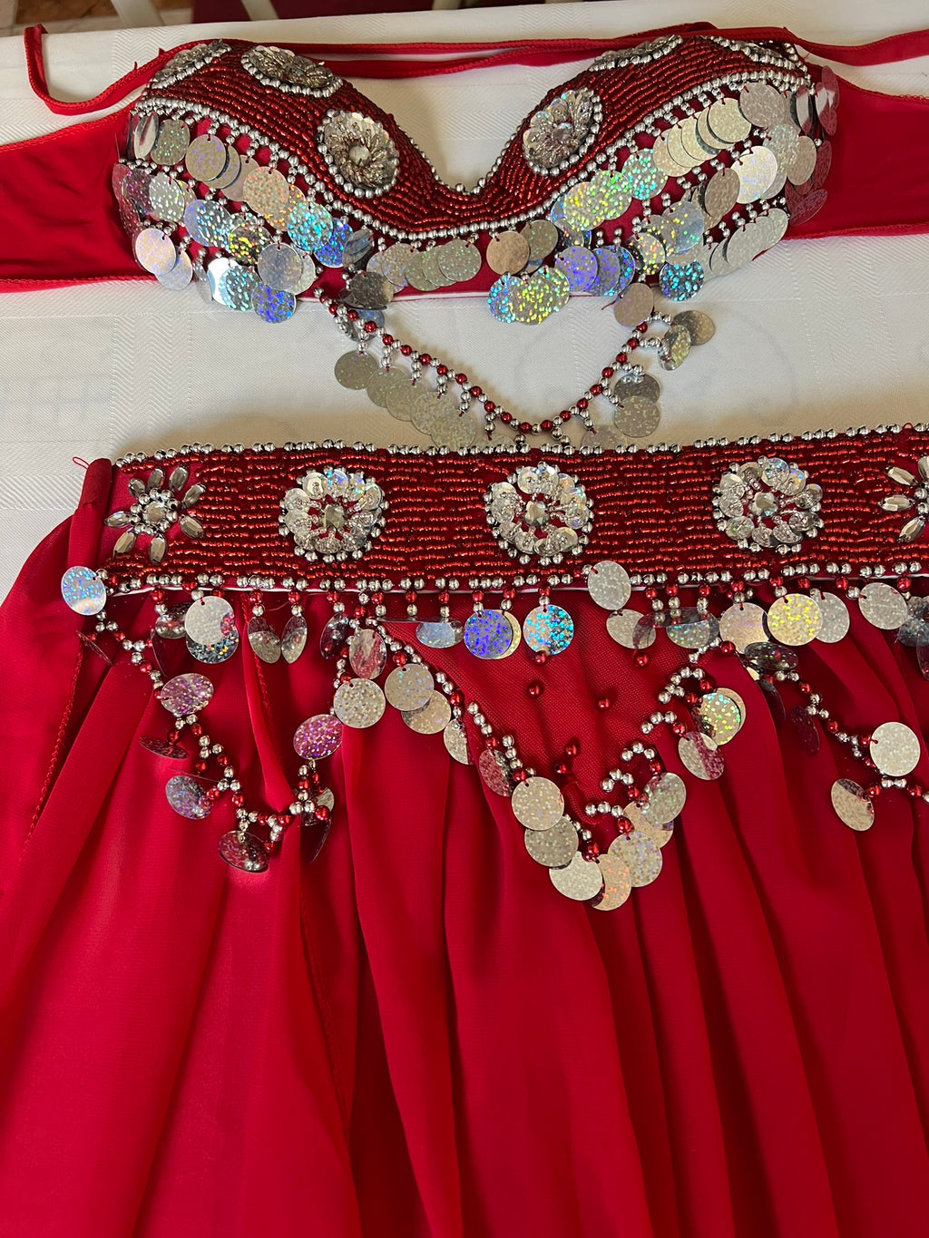 Ägyptisches sexy Bauchtanzkostüm, handgemachtes Bauchtanzkleid, Gürtel, Rock, Schal