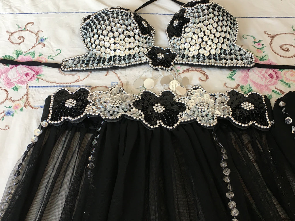 Authentic traditional Egyptian belly dance costume- oriental belt, bra & skirt dancing set