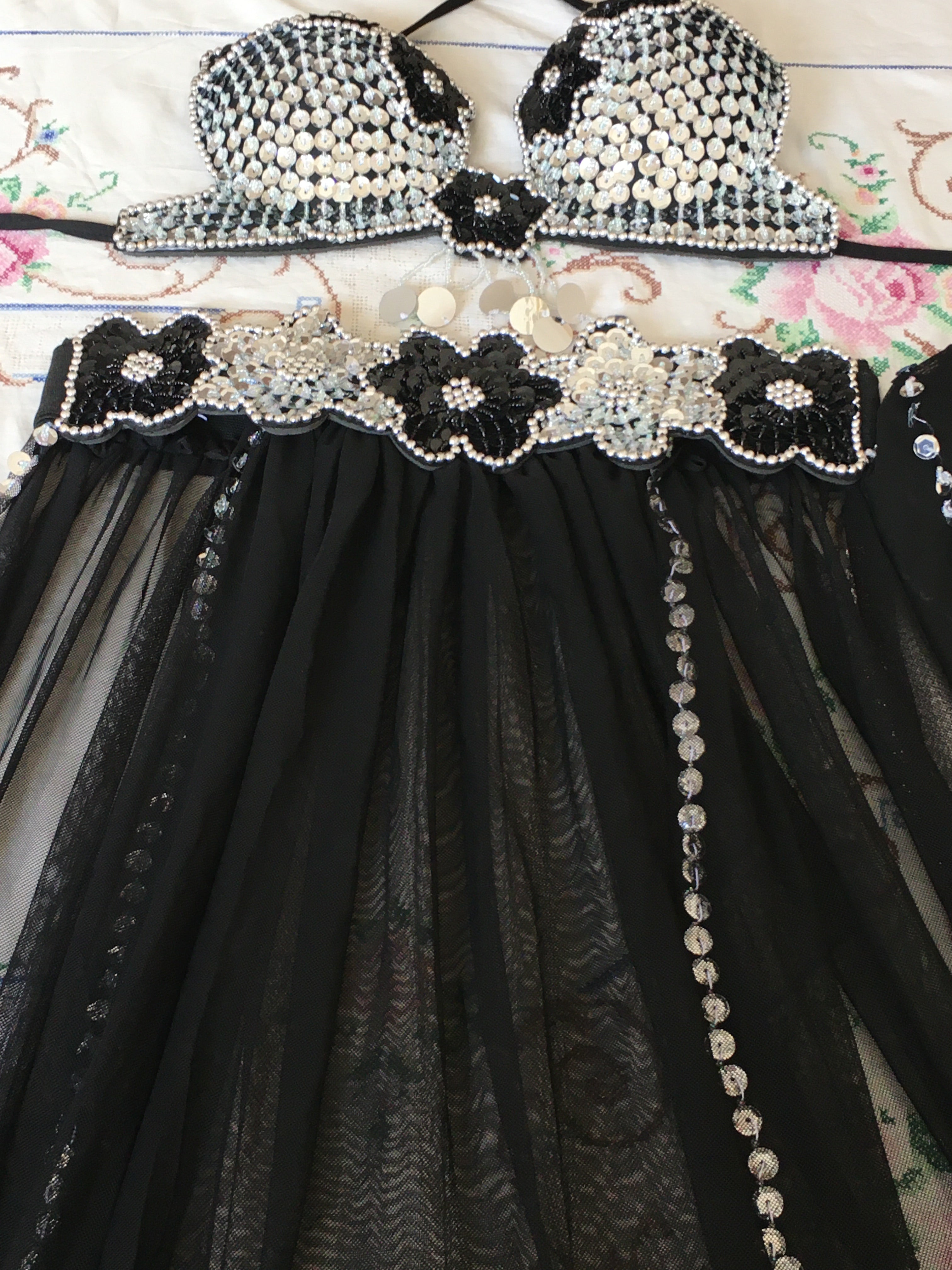 Authentic traditional Egyptian belly dance costume- oriental belt, bra & skirt dancing set