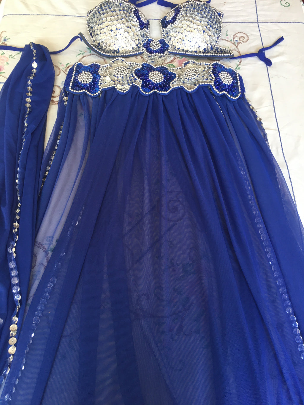 Authentic traditional Egyptian belly dance costume- oriental belt, bra & skirt dancing set