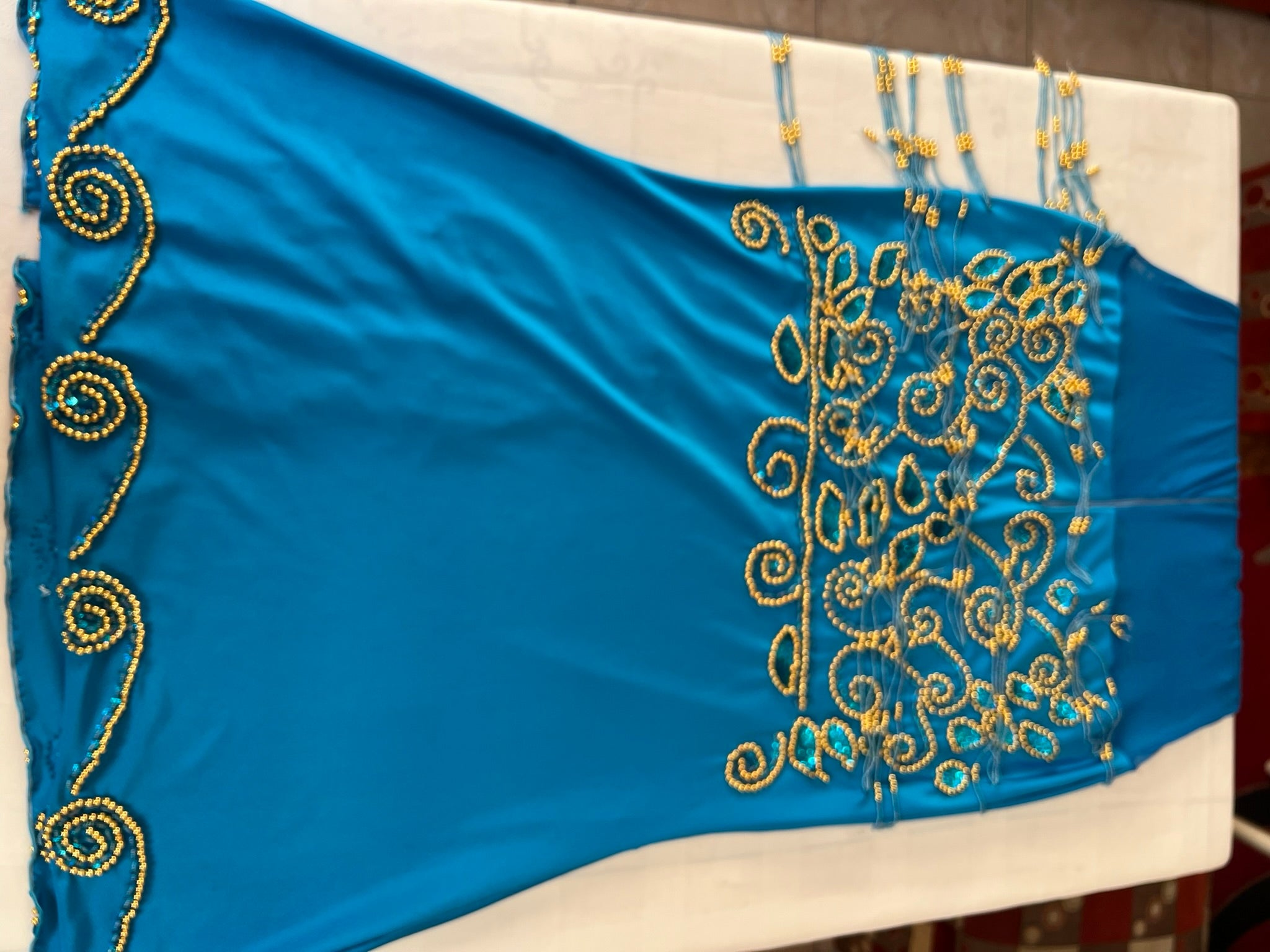Ägyptisches professionelles Bauchtanzkleid, orientalisches Tanzoutfit mit Arm- und Kopfteilen, handgenäht, auf Bestellung für jede Größe gefertigt.