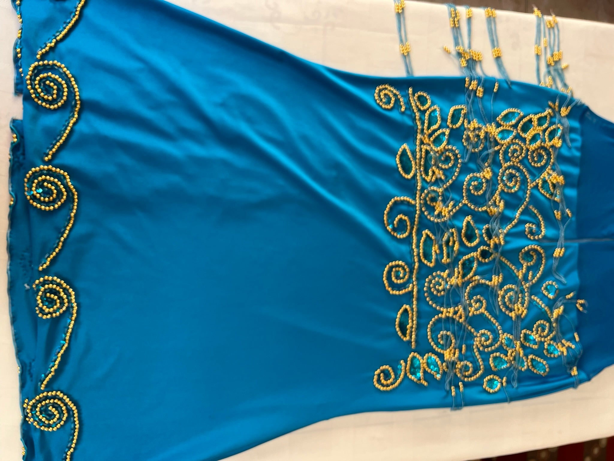 Ägyptisches professionelles Bauchtanzkleid, orientalisches Tanzoutfit mit Arm- und Kopfteilen, handgenäht, auf Bestellung für jede Größe gefertigt.