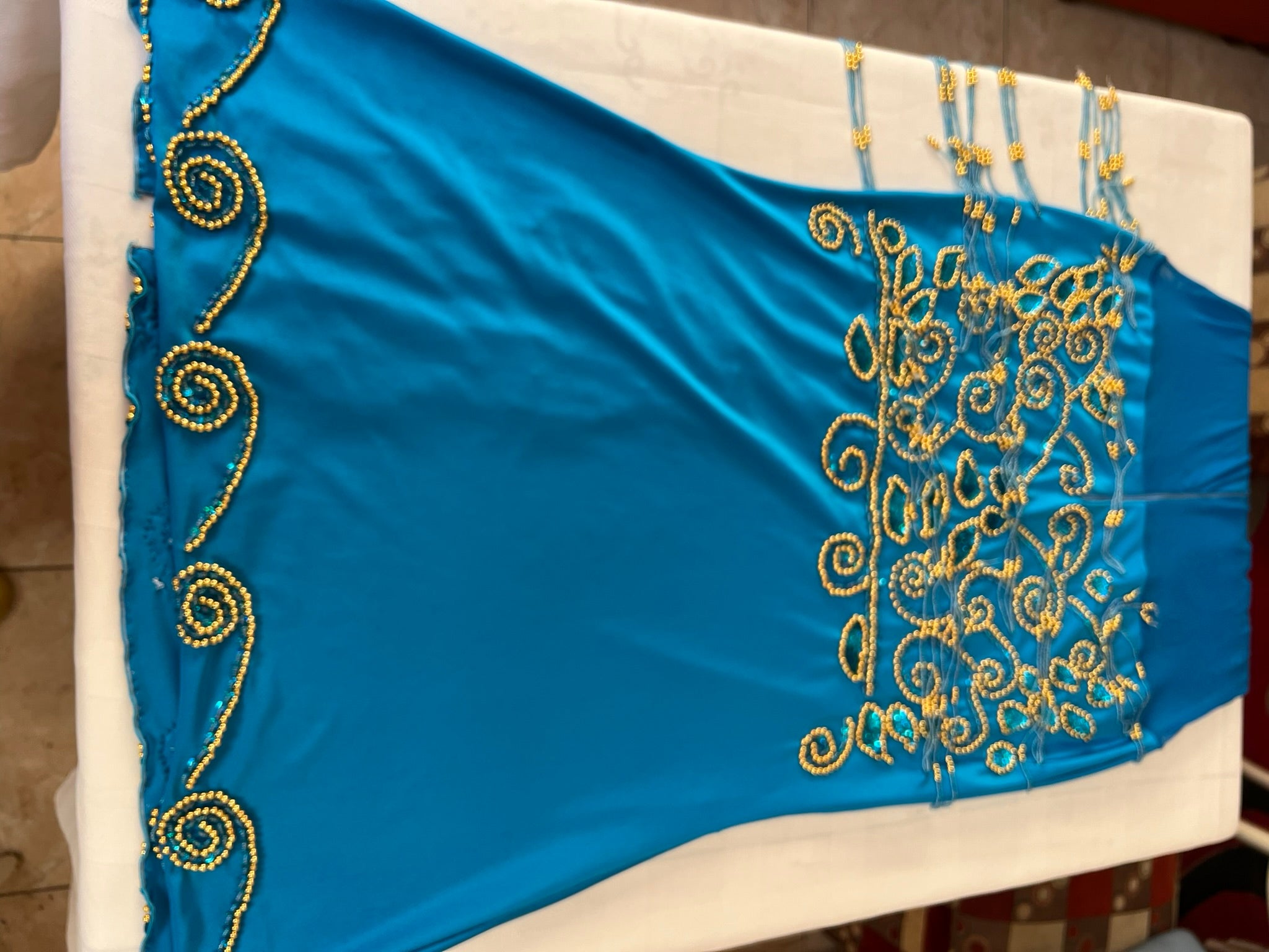 Ägyptisches professionelles Bauchtanzkleid, orientalisches Tanzoutfit mit Arm- und Kopfteilen, handgenäht, auf Bestellung für jede Größe gefertigt.