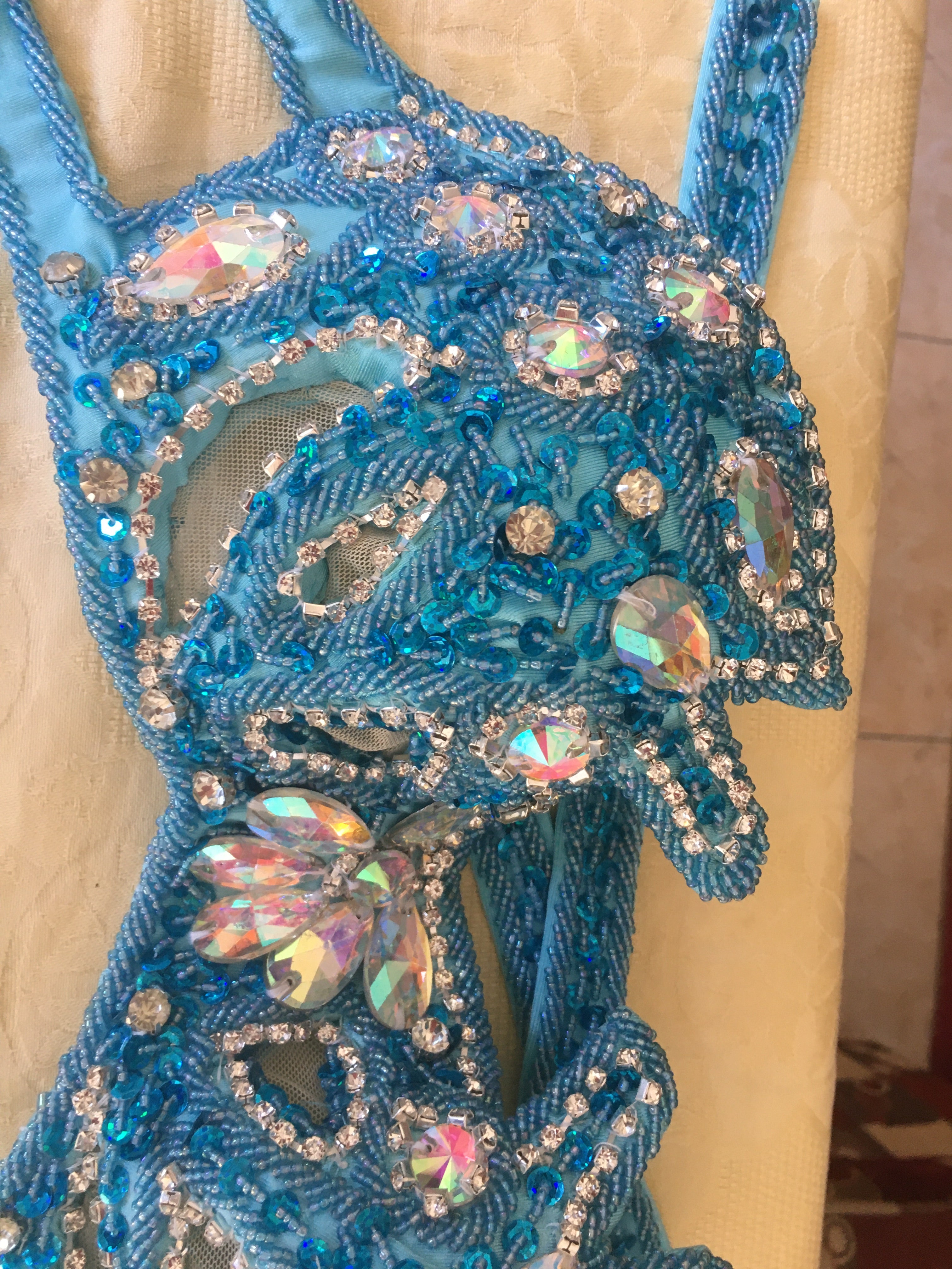 Handmade Egyptian Belly Dance Costume – Custom Lycra Outfit with Sexy Cutouts, Bra, Skirt & Sleeves – Luxor Bazar Exclusive