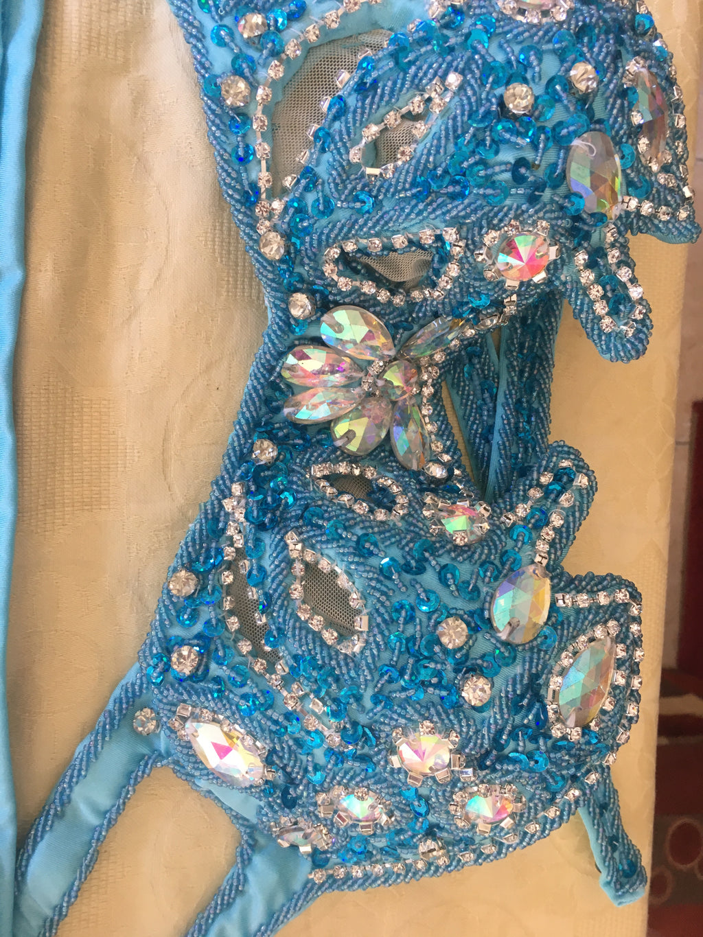 Handmade Egyptian Belly Dance Costume – Custom Lycra Outfit with Sexy Cutouts, Bra, Skirt & Sleeves – Luxor Bazar Exclusive