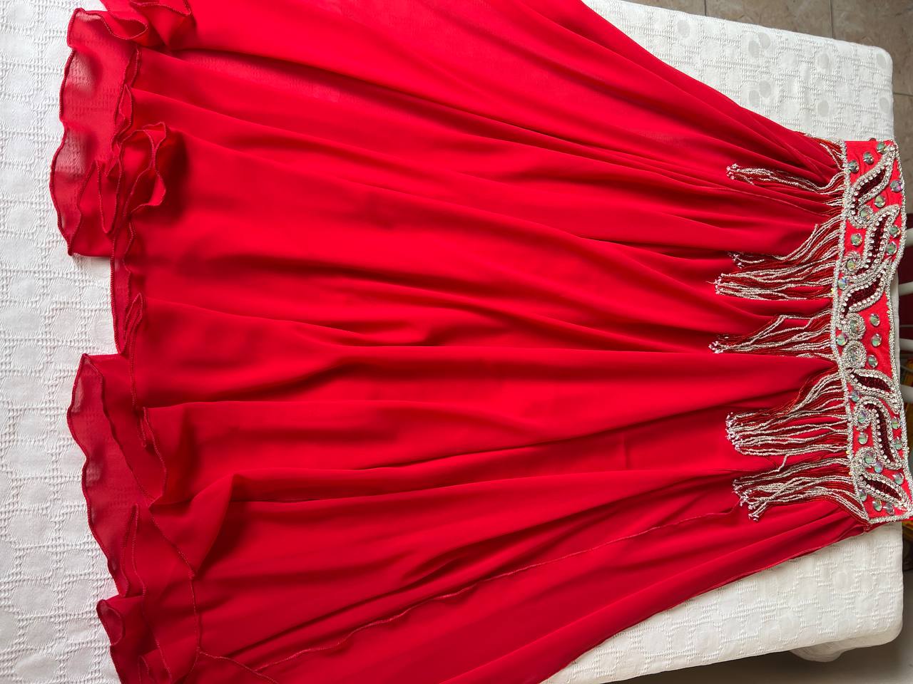 Ägyptisches professionelles Bauchtanzkostüm, handgefertigtes genähtes orientalisches Tanzset, maßgeschneidertes Bauchtanz-Outfit, reichhaltige Perlenarbeit.
