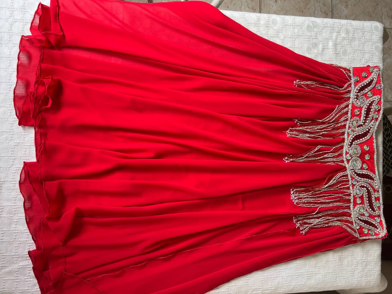 Ägyptisches professionelles Bauchtanzkostüm, handgefertigtes genähtes orientalisches Tanzset, maßgeschneidertes Bauchtanz-Outfit, reichhaltige Perlenarbeit.