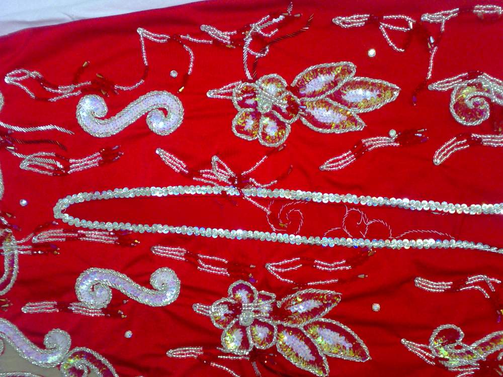 Neues ägyptisches Bauchtanzkostüm, maßgeschneidertes Bauchtanzkleid, handgemachtes orientalisches Stickerei-Outfit, Tribal-Tanzrock und BH, Gypsy-Tanz
