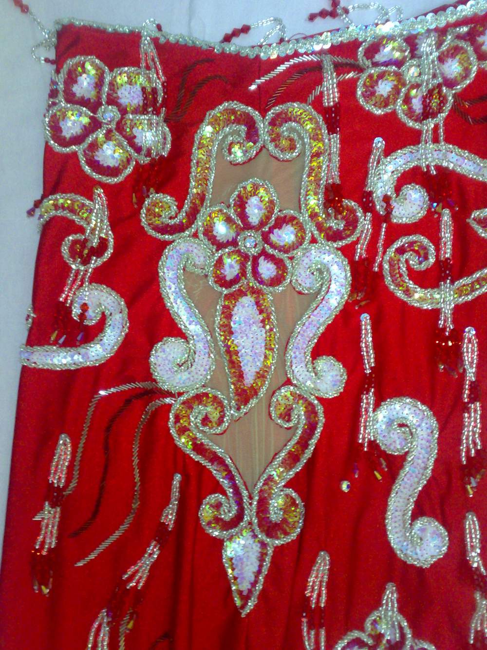 Neues ägyptisches Bauchtanzkostüm, maßgeschneidertes Bauchtanzkleid, handgemachtes orientalisches Stickerei-Outfit, Tribal-Tanzrock und BH, Gypsy-Tanz